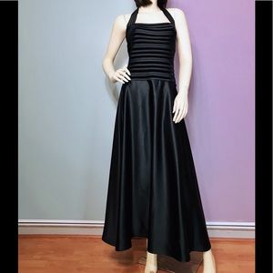 TADASHI SHOJI • Stunning full length gown / sz 6)